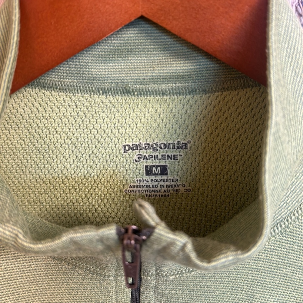 Patagonia Capeline sz Md - Picture 3 of 8